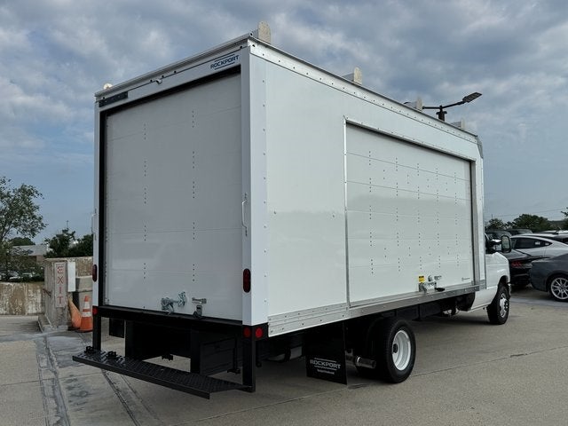 2026 Ford E-450SD 17 FT BOX DUAL ROLL UP Base