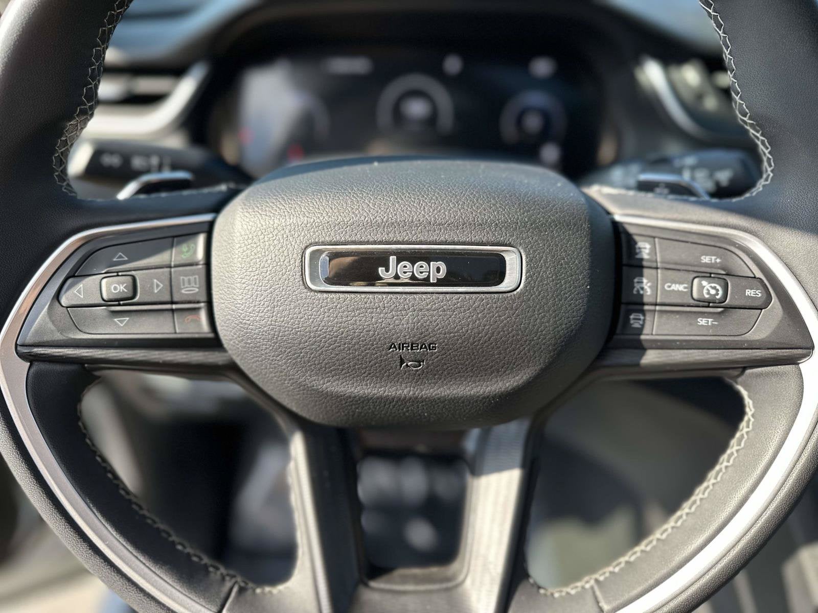 2023 Jeep Grand Cherokee Laredo