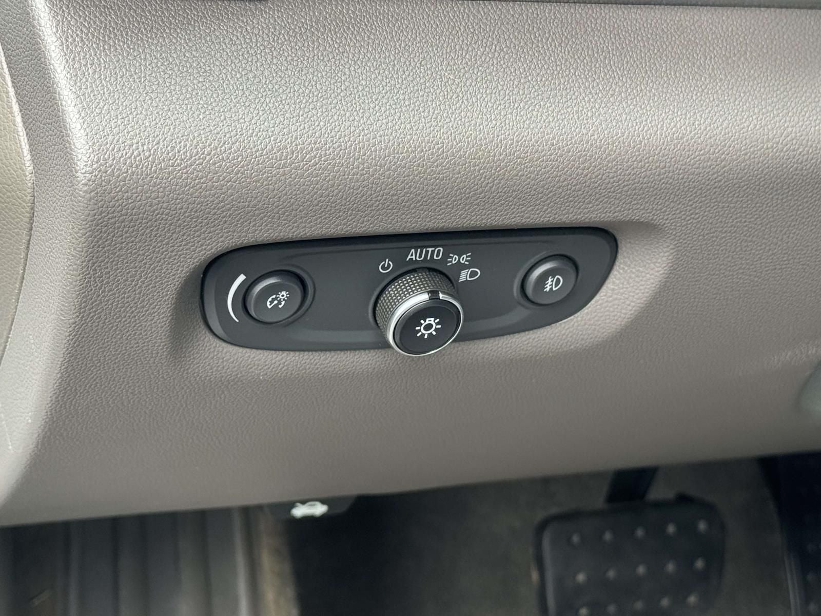 2018 Chevrolet Traverse LT Cloth w/1LT