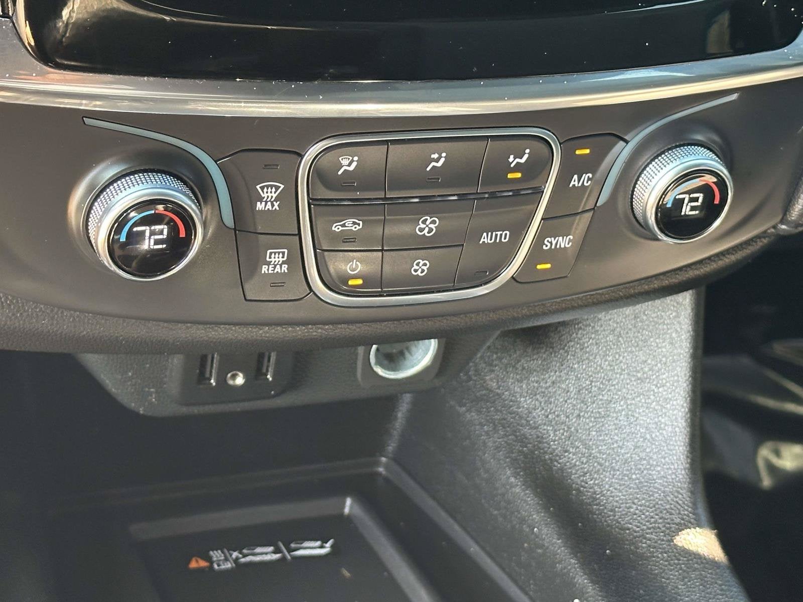 2023 Chevrolet Traverse LT Cloth w/2FL