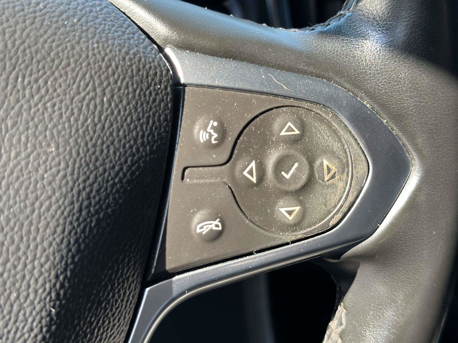 2023 Chevrolet Traverse LT Cloth w/2FL