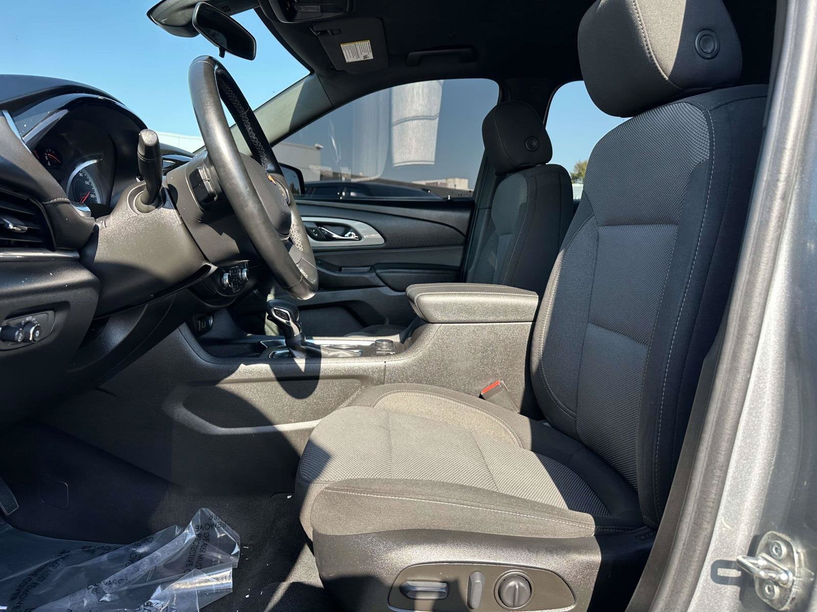 2023 Chevrolet Traverse LT Cloth w/2FL