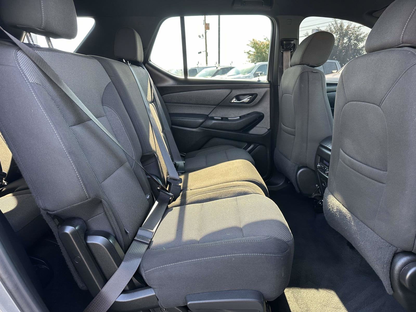 2023 Chevrolet Traverse LT Cloth w/2FL