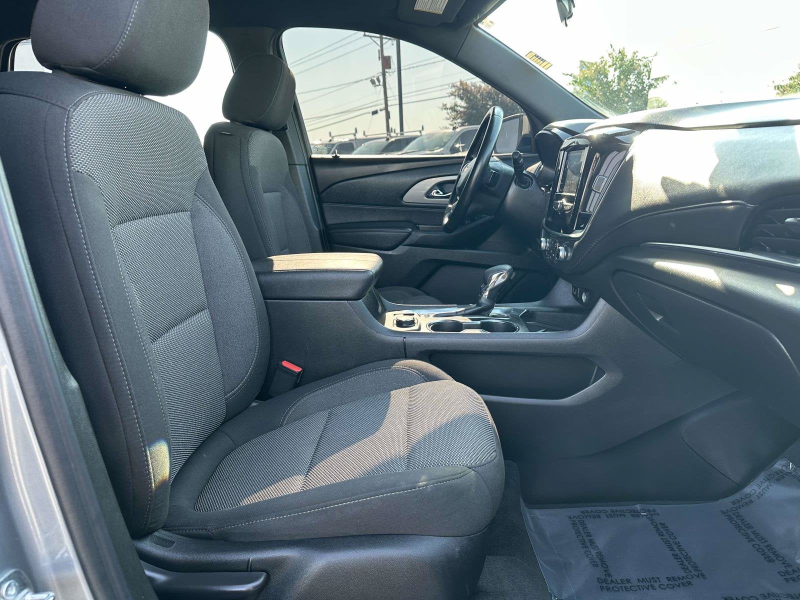 2023 Chevrolet Traverse LT Cloth w/2FL