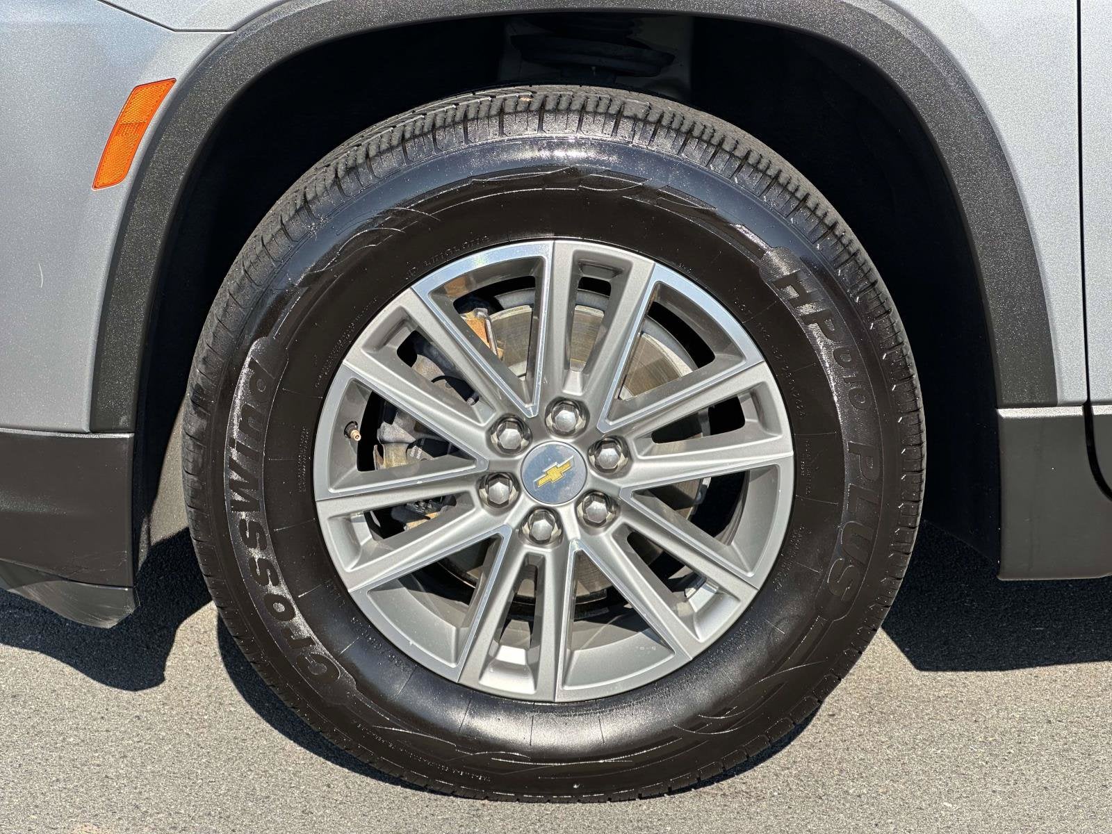2023 Chevrolet Traverse LT Cloth w/2FL