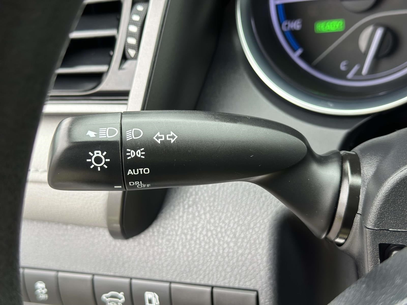 2019 Toyota Camry Hybrid LE