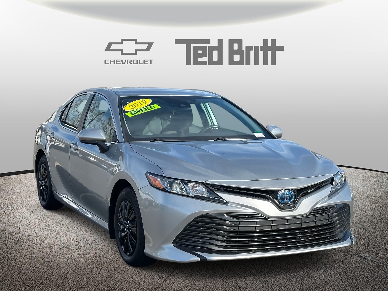 2019 Toyota Camry Hybrid LE