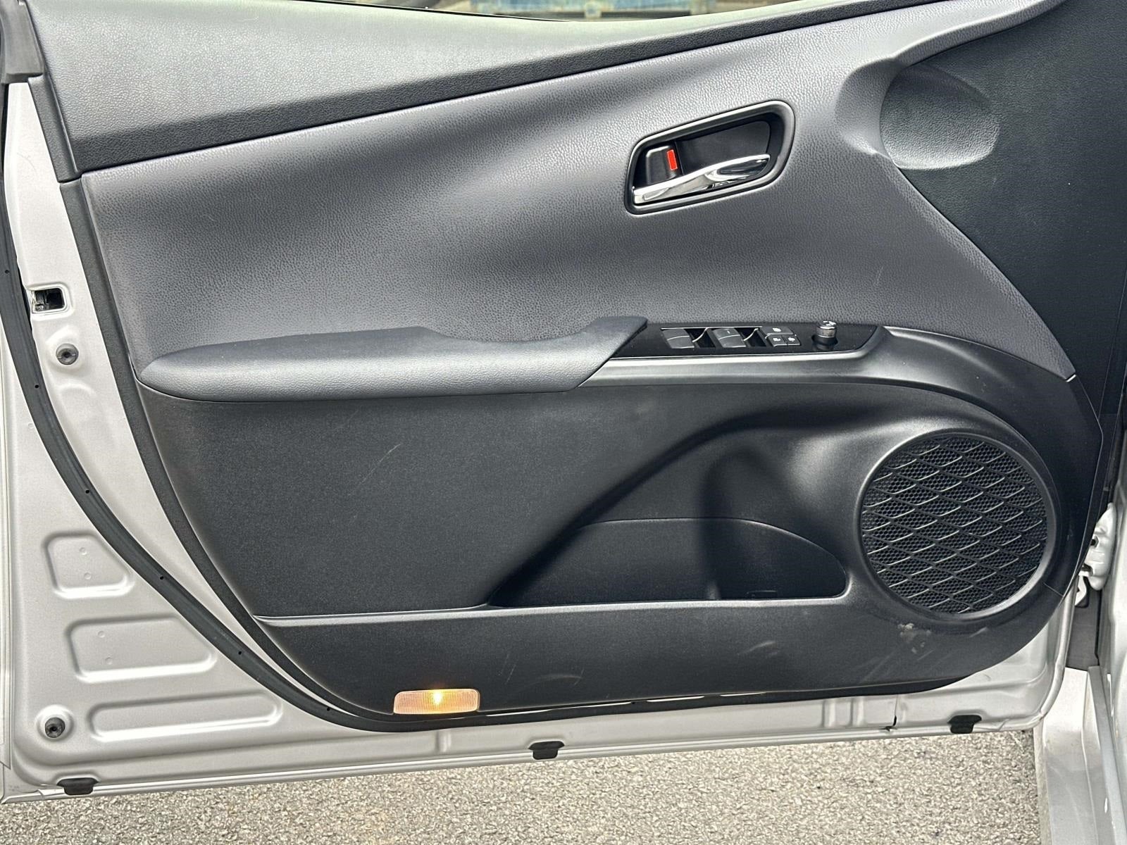 2022 Toyota Prius LE