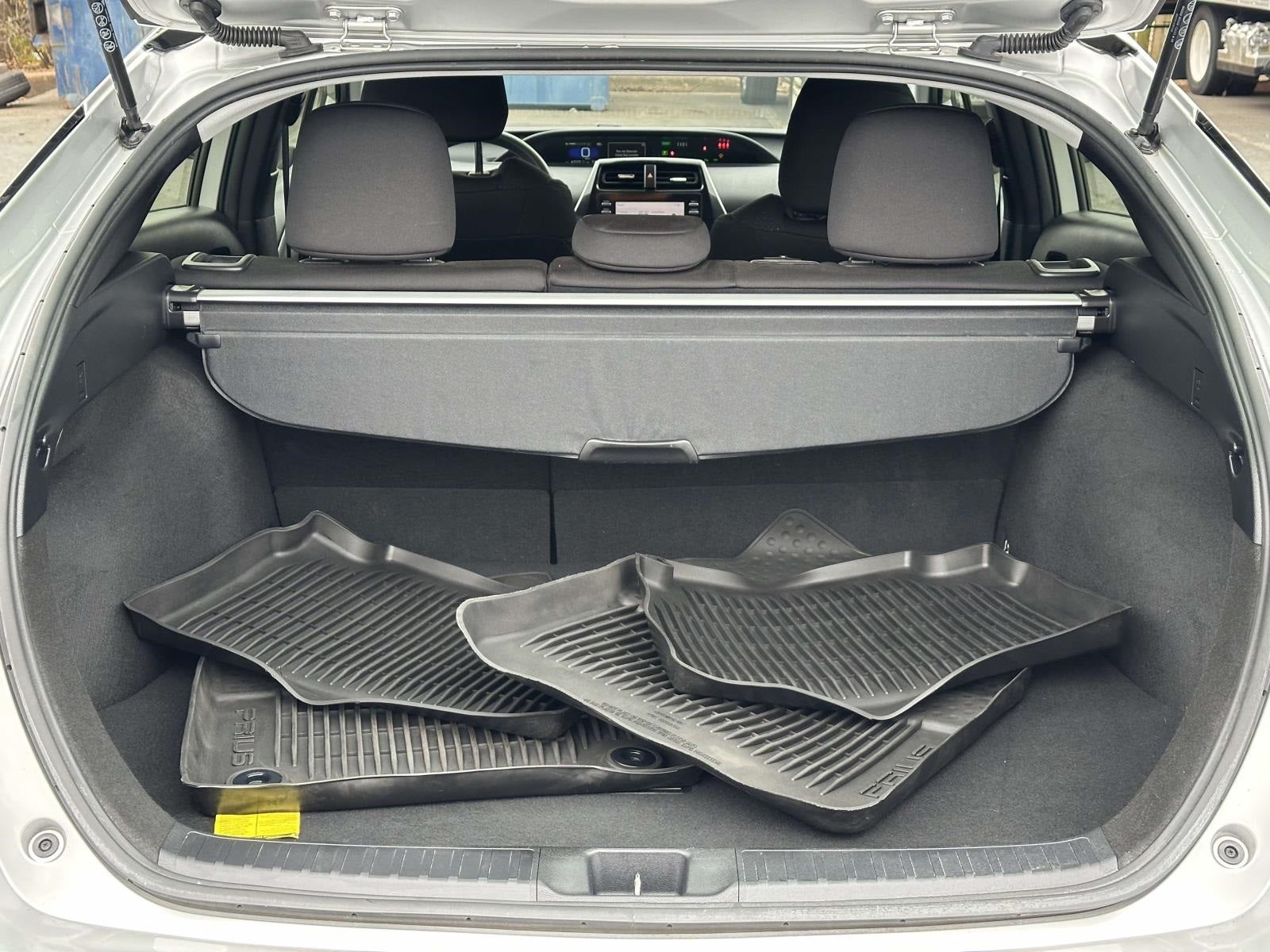 2022 Toyota Prius LE