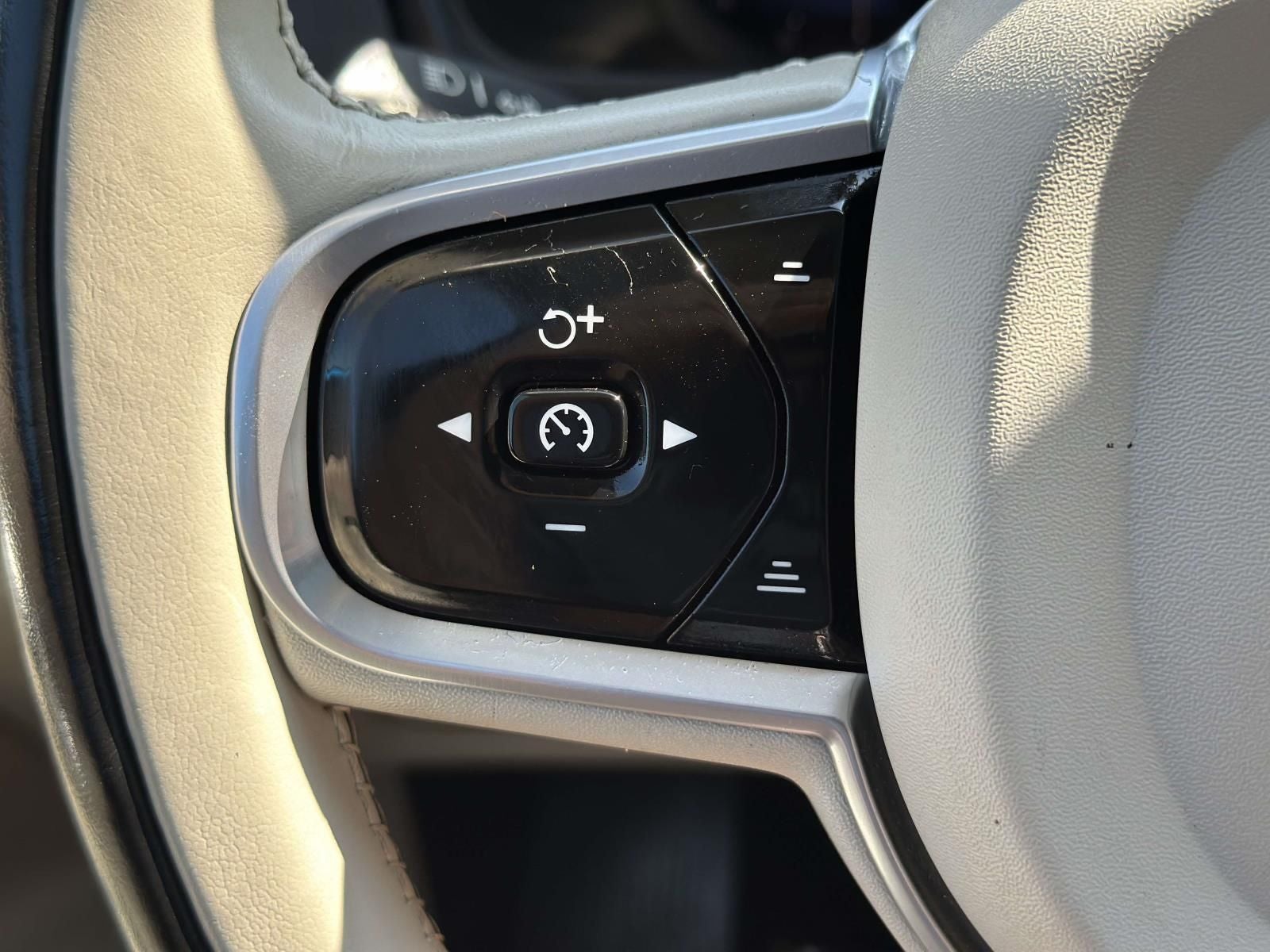 2023 Volvo XC90 B6 Plus 7-Seater