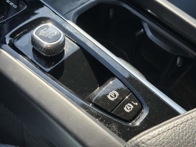 2022 Volvo XC60 B5 Momentum