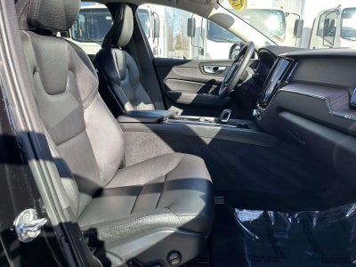 2022 Volvo XC60 B5 Momentum