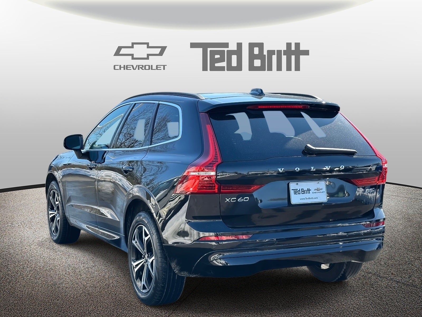 2022 Volvo XC60 B5 Momentum
