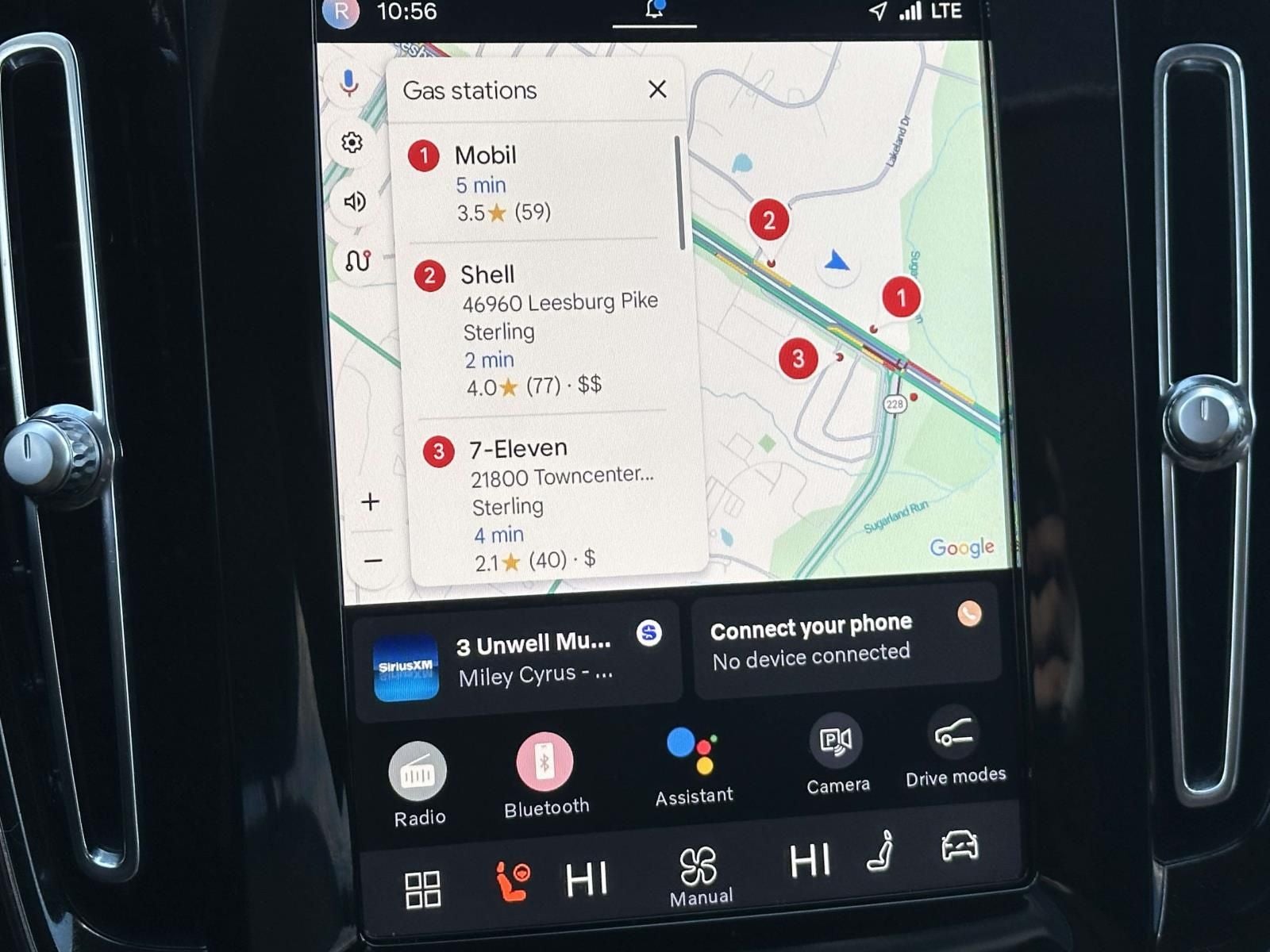 2023 Volvo XC40 B5 Plus Dark Theme