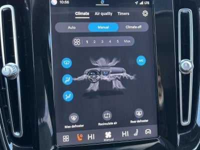 2023 Volvo XC40 B5 Plus Dark Theme