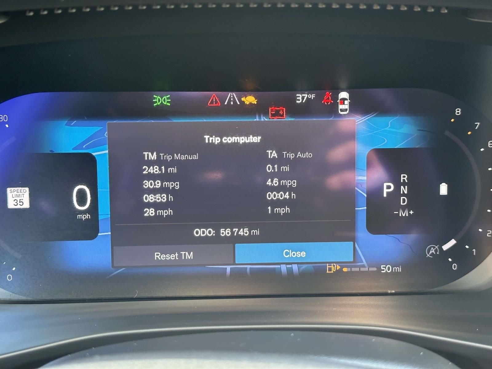 2023 Volvo XC40 B5 Plus Dark Theme