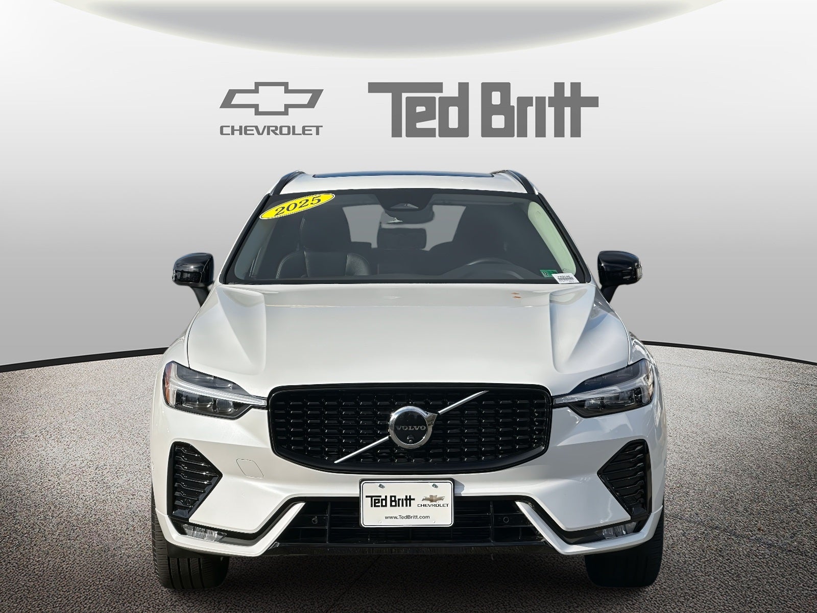 2025 Volvo XC60 B5 Plus