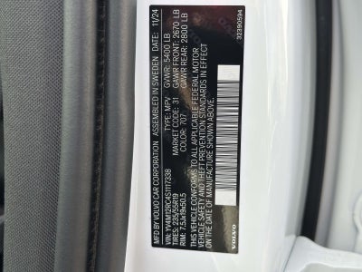 2025 Volvo XC60 B5 Plus