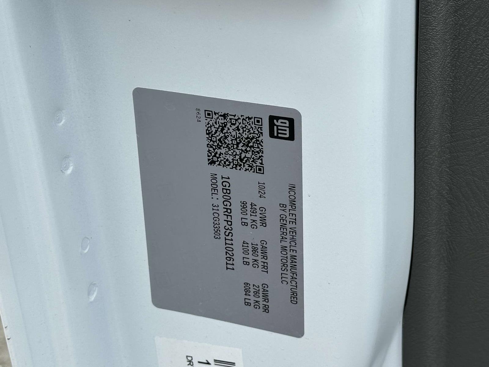 2025 Chevrolet Express Cutaway 3500 1WT