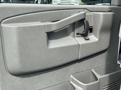 2025 Chevrolet Express Cutaway 3500 1WT