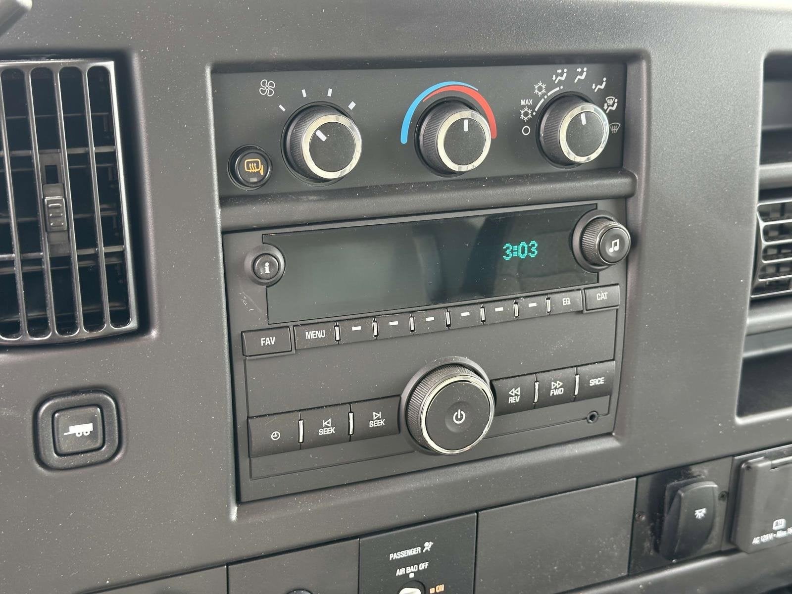 2025 Chevrolet Express Cutaway 3500 1WT