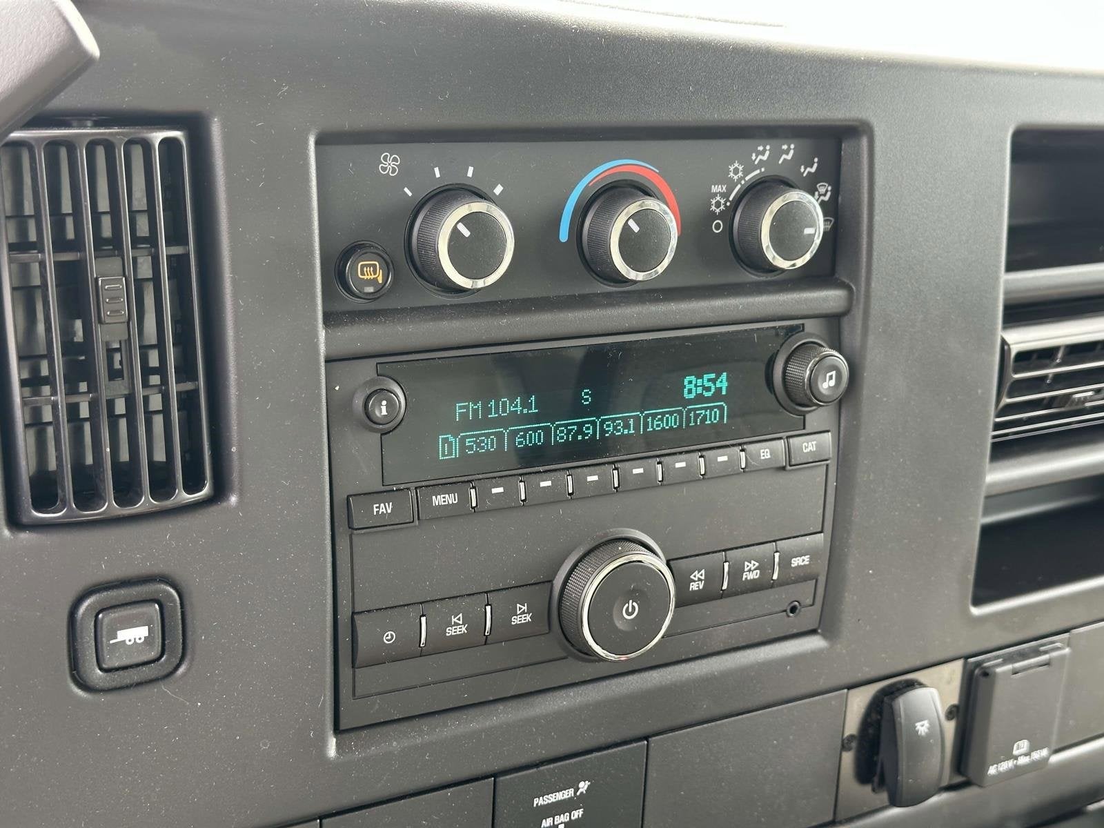 2025 Chevrolet Express Cutaway 3500 1WT