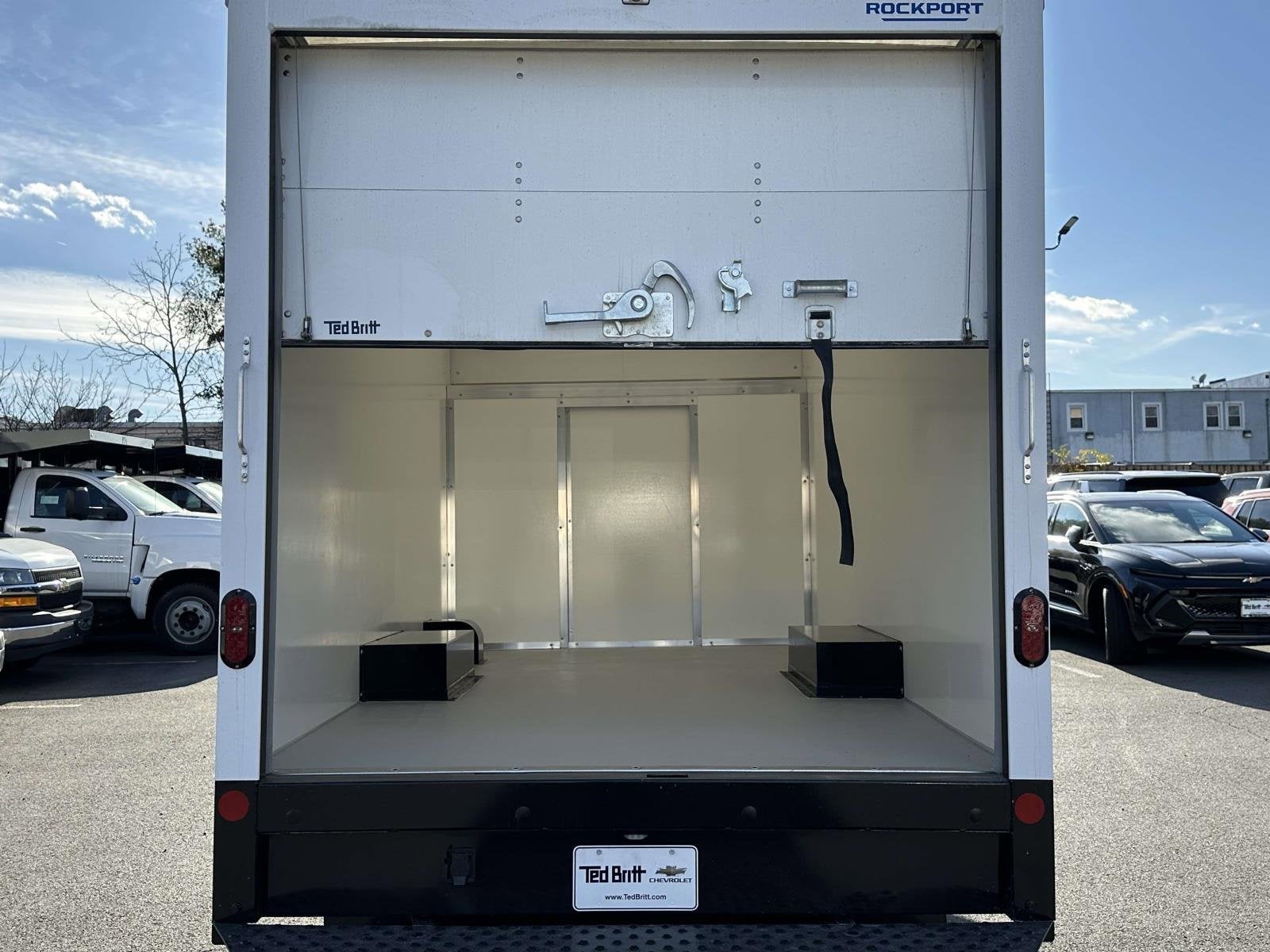 2025 Chevrolet Express Cutaway 3500 1WT