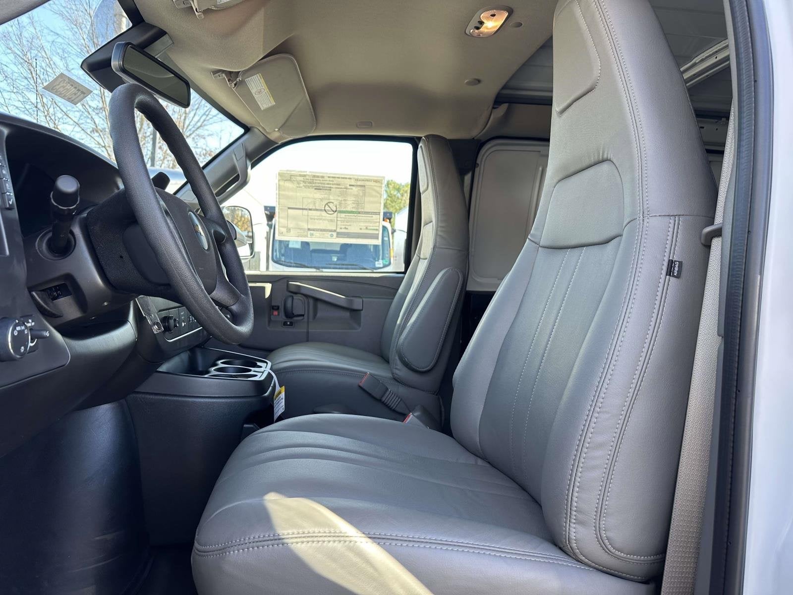 2025 Chevrolet Express Cargo 2500 WT