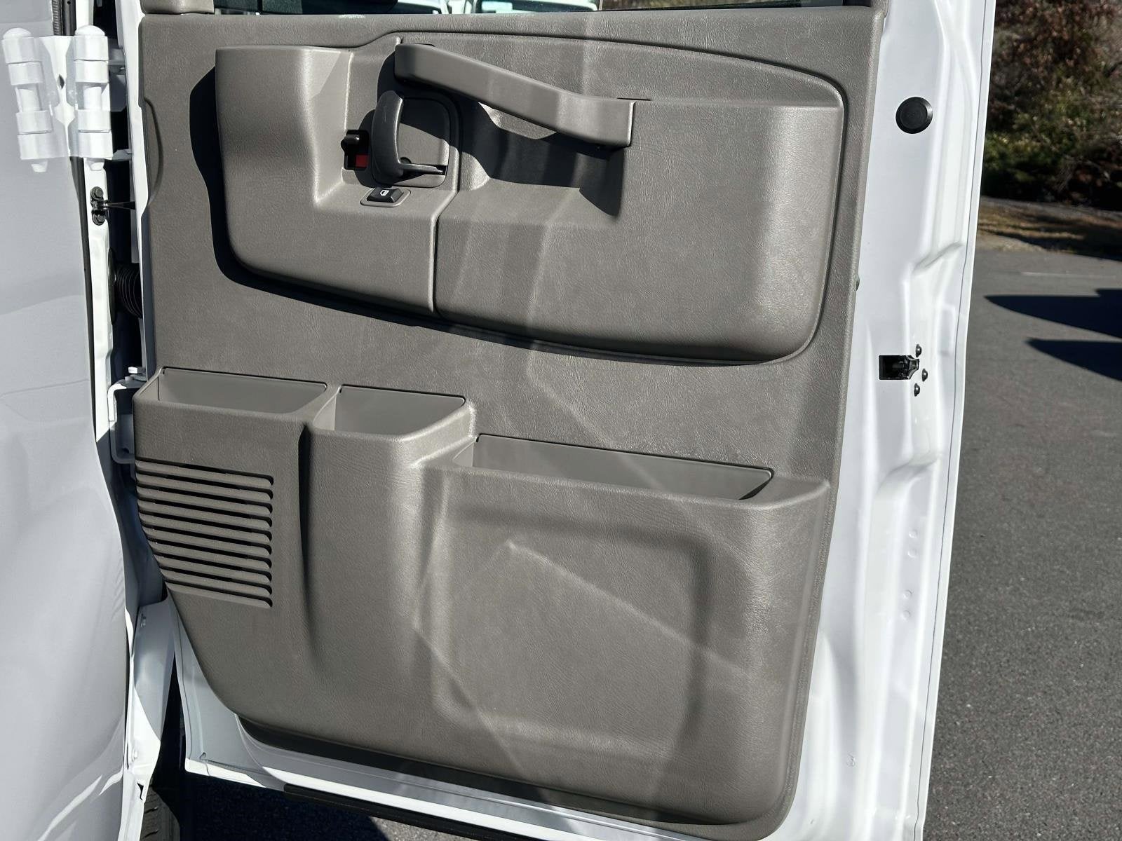 2025 Chevrolet Express Cargo 2500 WT