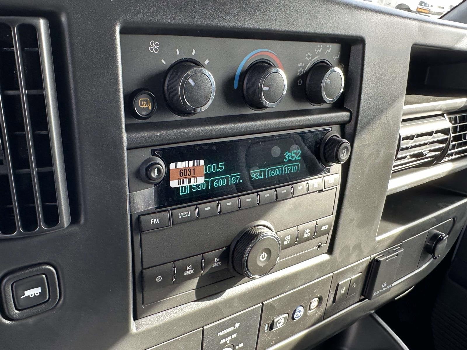 2025 Chevrolet Express Cargo 2500 WT