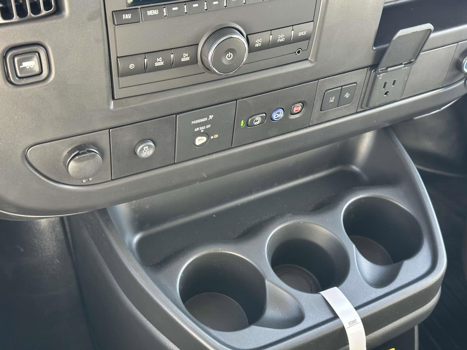 2025 Chevrolet Express Cargo 3500 WT