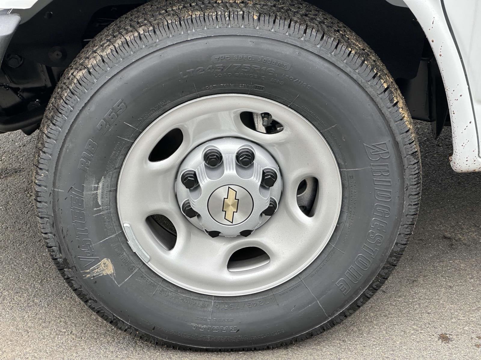 2025 Chevrolet Express Cargo 3500 WT