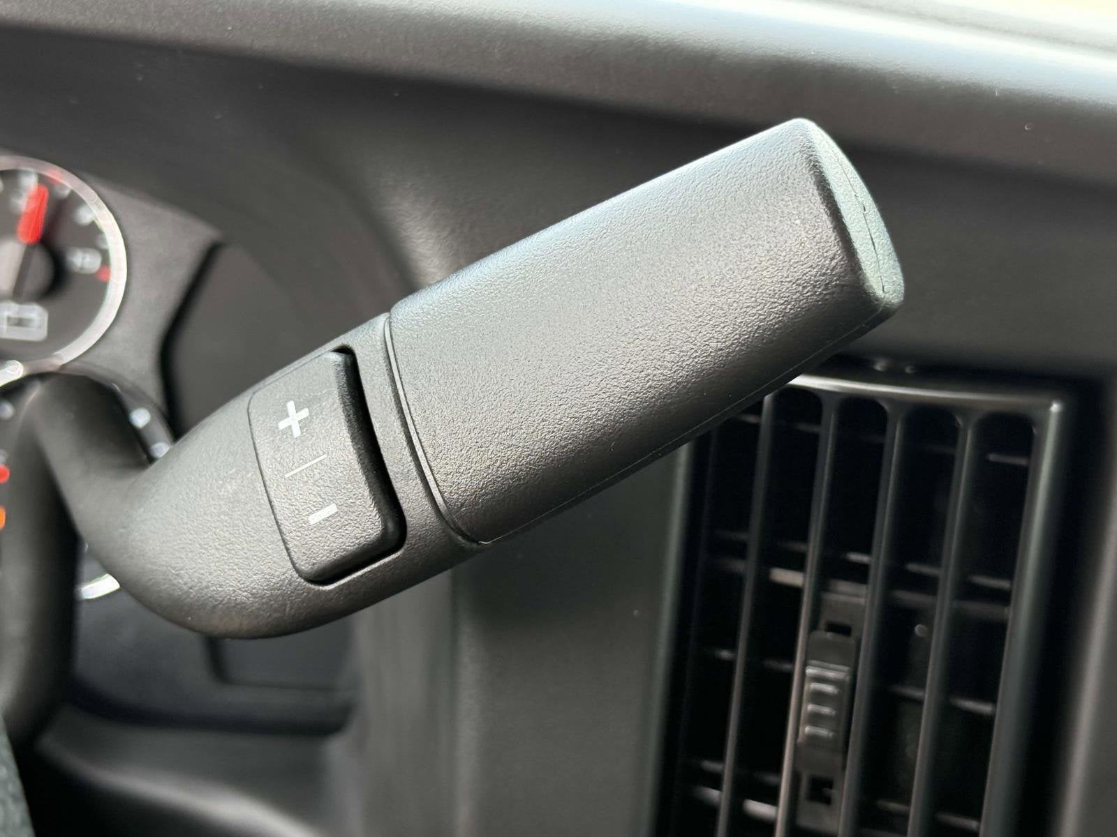 2025 Chevrolet Express Cargo 3500 WT