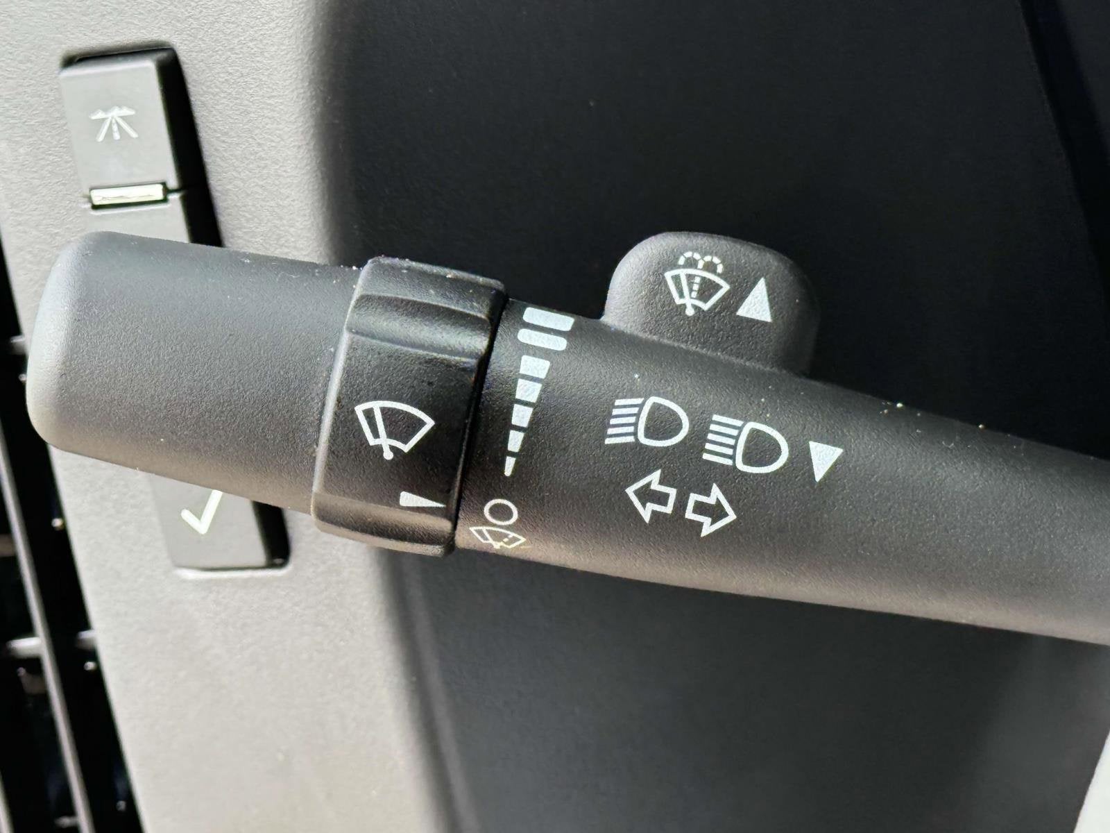 2025 Chevrolet Express Cargo 3500 WT