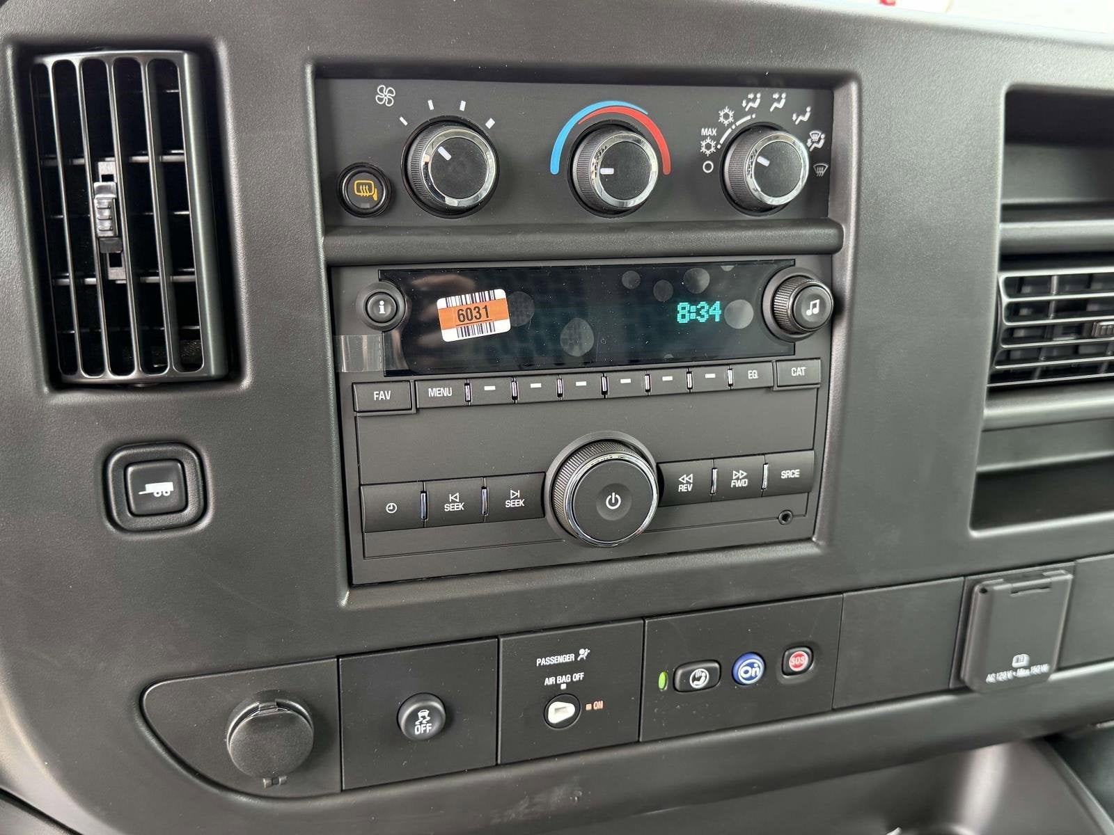 2025 Chevrolet Express Cargo 3500 WT