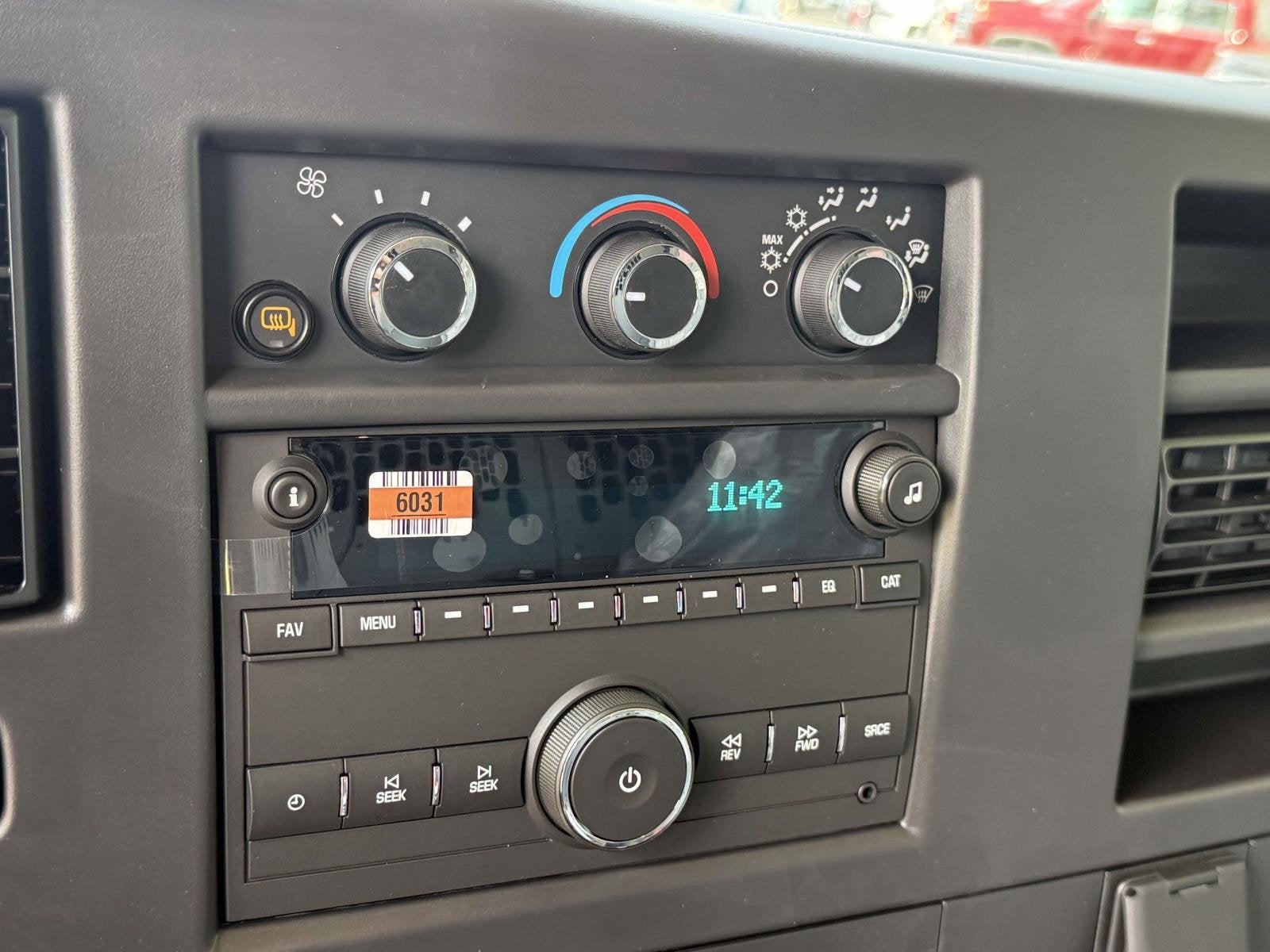 2025 Chevrolet Express Cargo 3500 WT