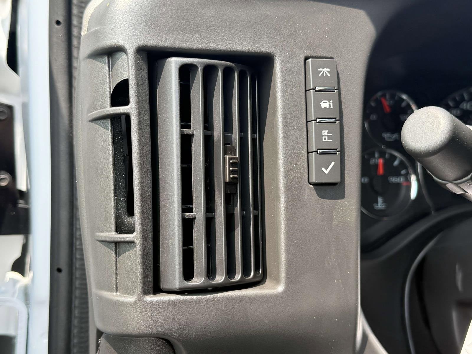 2025 Chevrolet Express Cargo 3500 WT