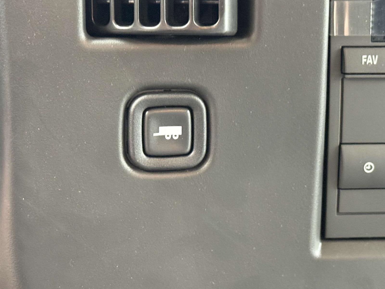 2025 Chevrolet Express Cargo 3500 WT