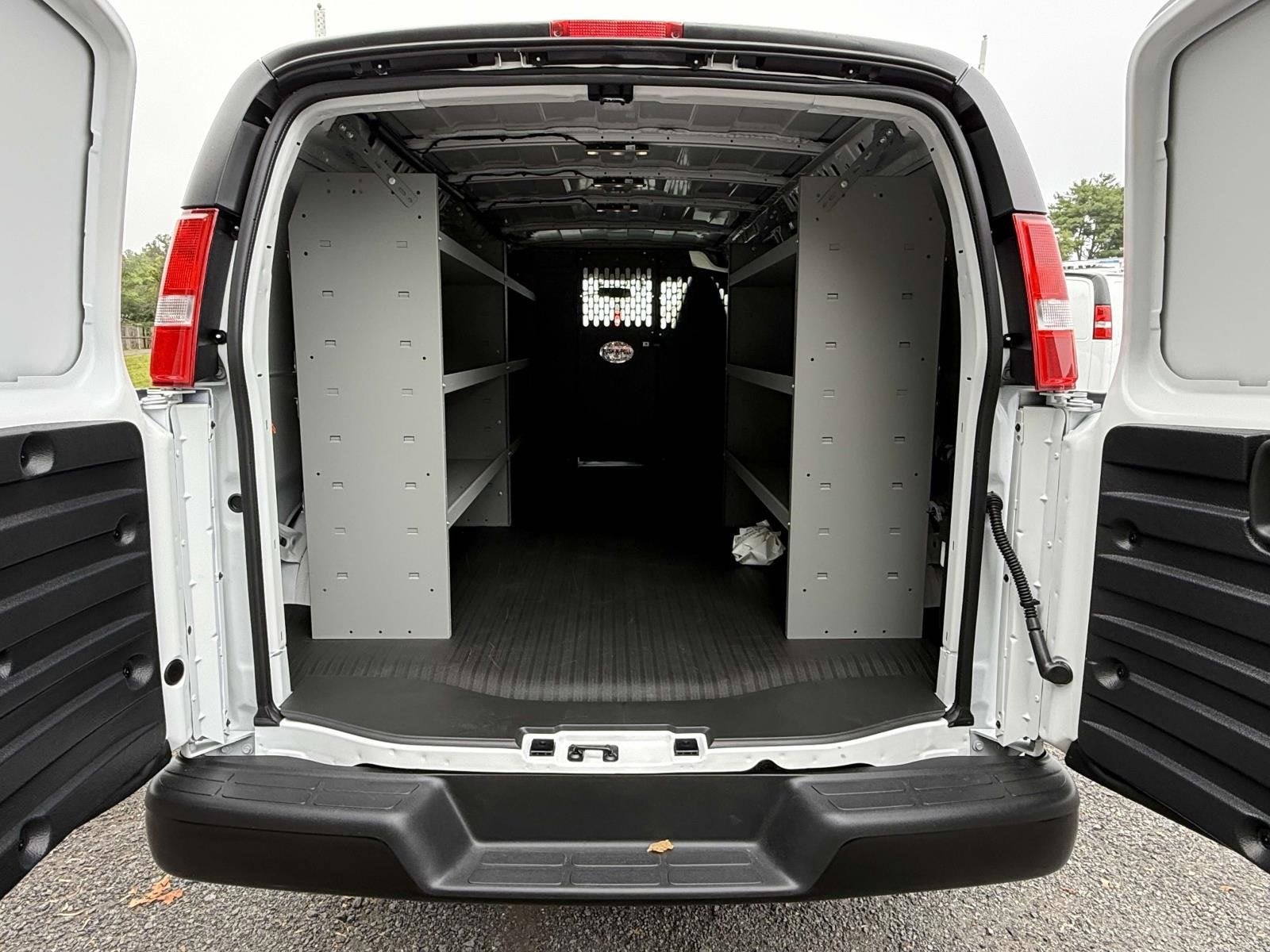 2025 Chevrolet Express Cargo 3500 WT