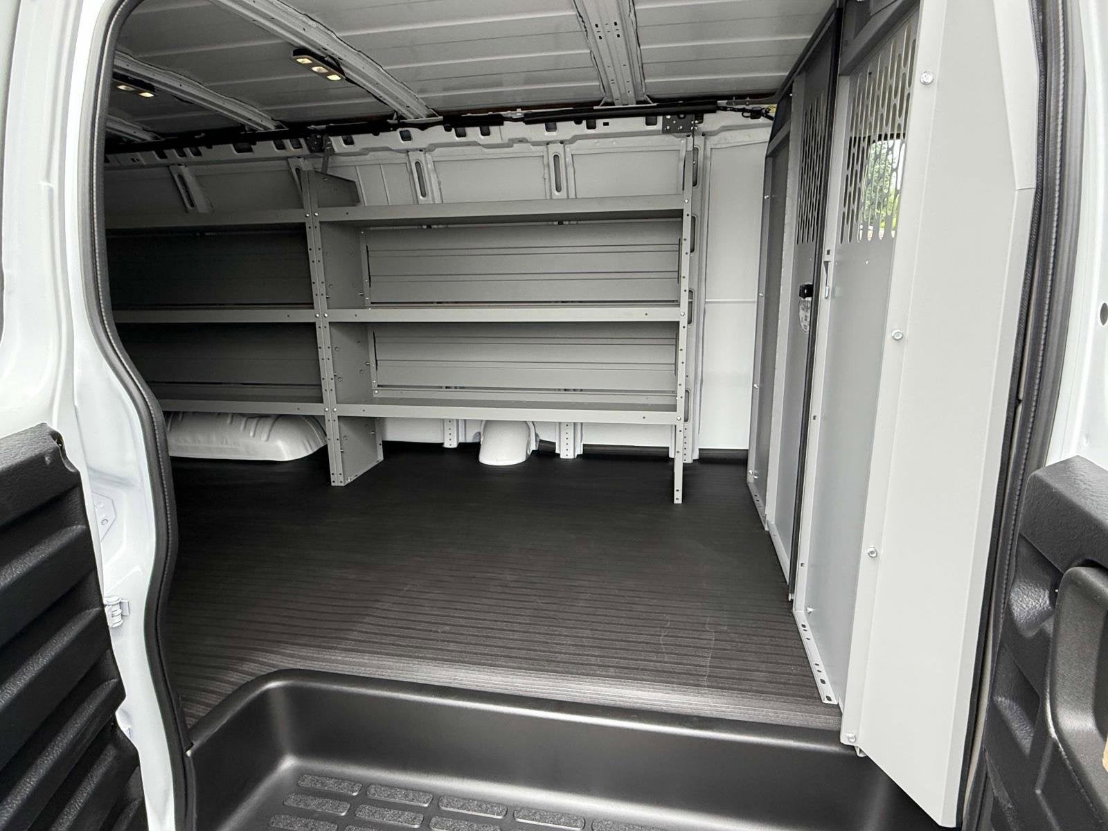 2025 Chevrolet Express Cargo 3500 WT