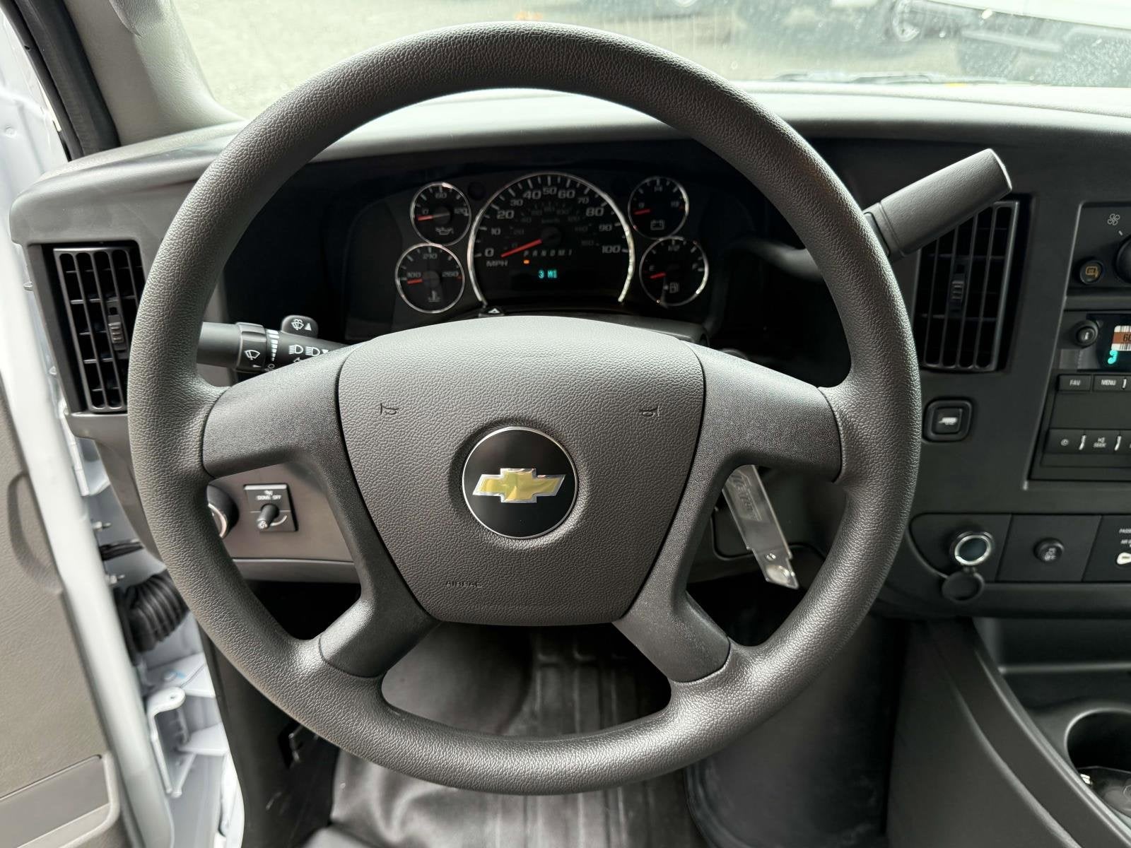 2025 Chevrolet Express Cargo 3500 WT