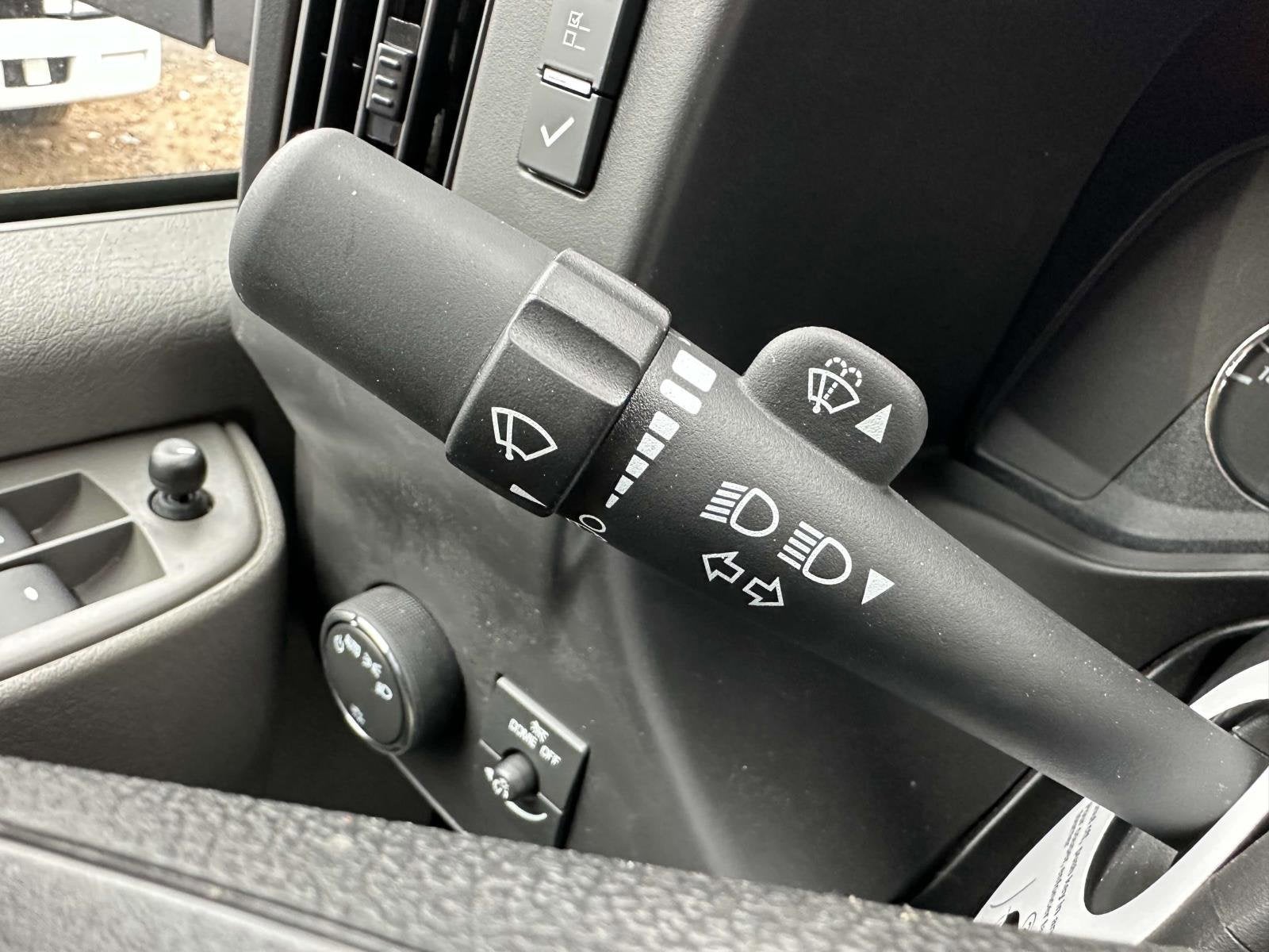 2025 Chevrolet Express Cargo 3500 WT