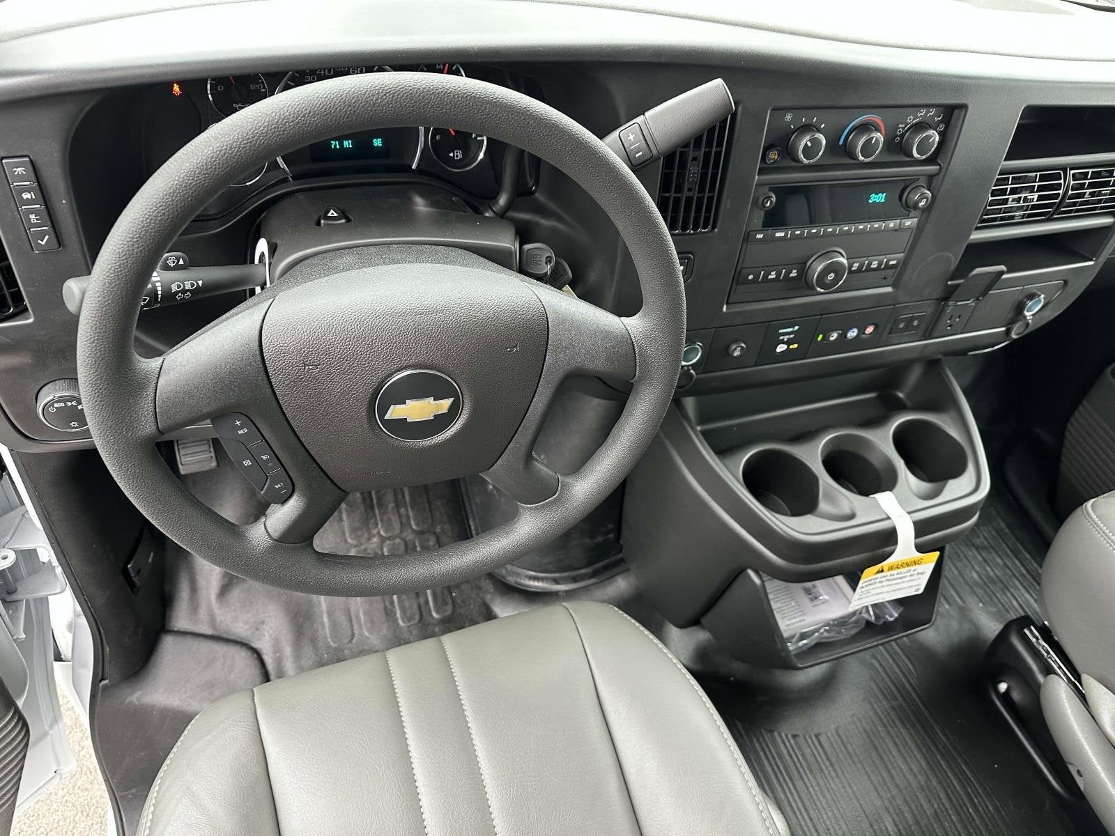 2025 Chevrolet Express Cargo 3500 WT