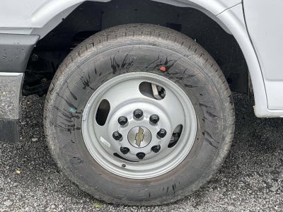 2025 Chevrolet Express Cutaway 3500 1WT