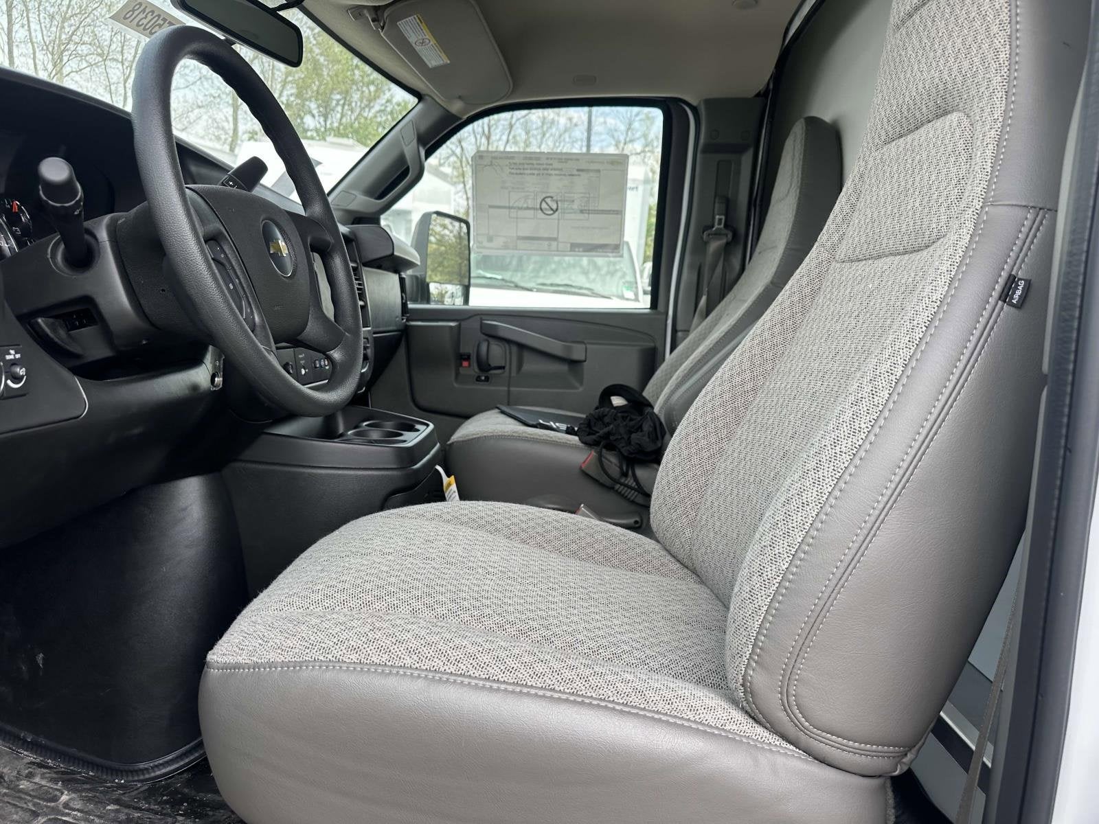 2025 Chevrolet Express Cutaway 4500 2WT